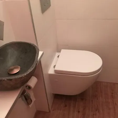 Tu Ferienzimmer In Stadtmitte 3*