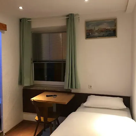 Tu Ferienzimmer In Stadtmitte Gasthuis 3*