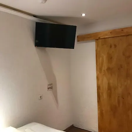 Tu Ferienzimmer In Stadtmitte 3*