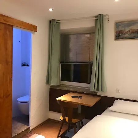 Pensjonat Tu Ferienzimmer In Stadtmitte Ulm