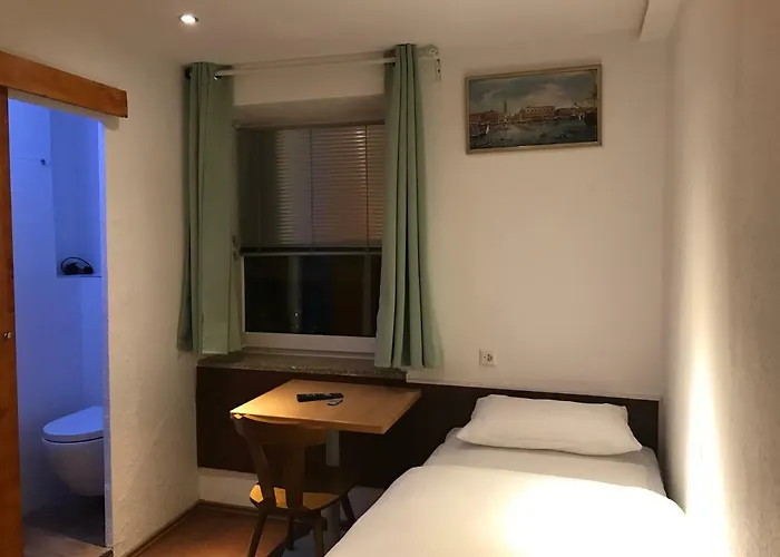 Tu Ferienzimmer In Stadtmitte Konukevi 3*