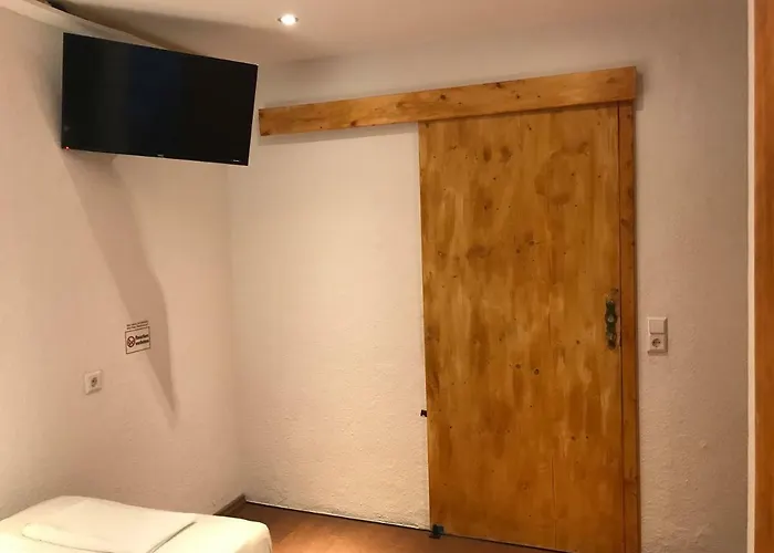 Konukevi Tu Ferienzimmer In Stadtmitte 3*